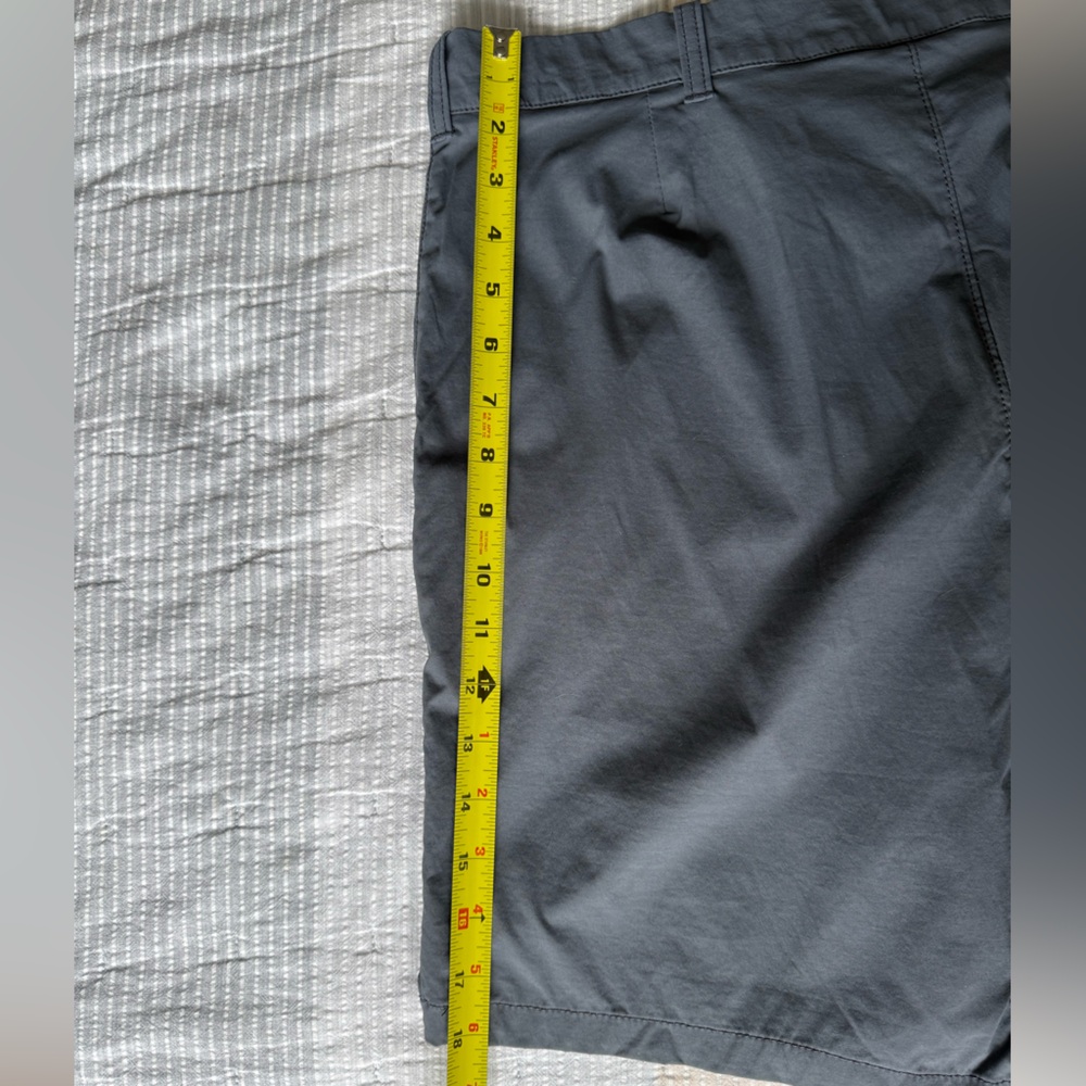 J. Crew Men’s 9” Flex Gramercy Chino Short - Picture 3 of 5